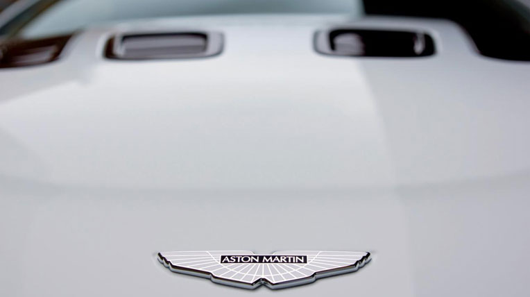 14886709561124275953 Chiêm ngưỡng vẻ hấp dẫn của Aston Martin V12 Vantage Roadster 2013