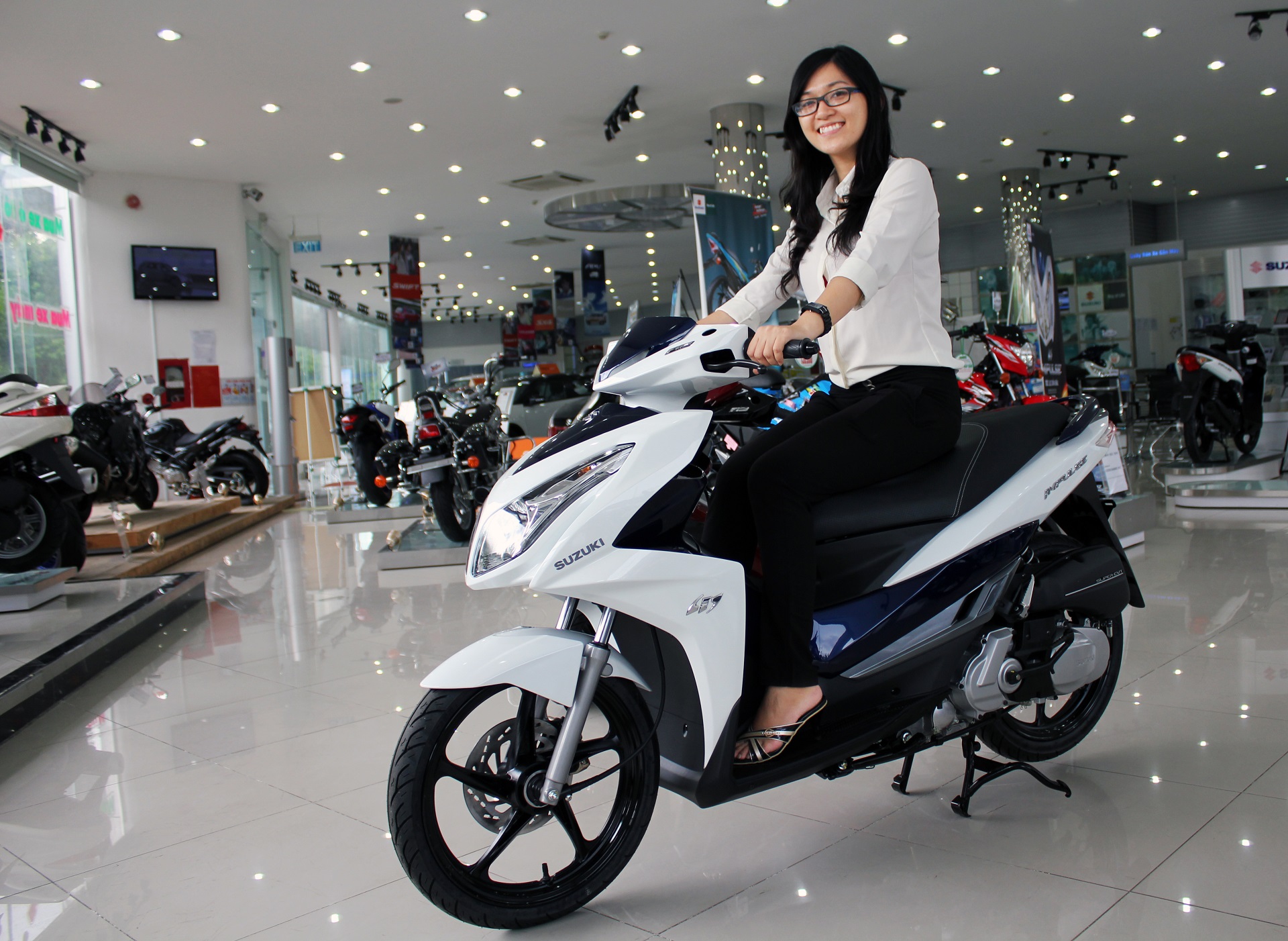 13 xe tay ga nao duoc phai nu ua chuong Nên chọn xe tay ga Yamaha nào cho người làm văn phòng, công sở?